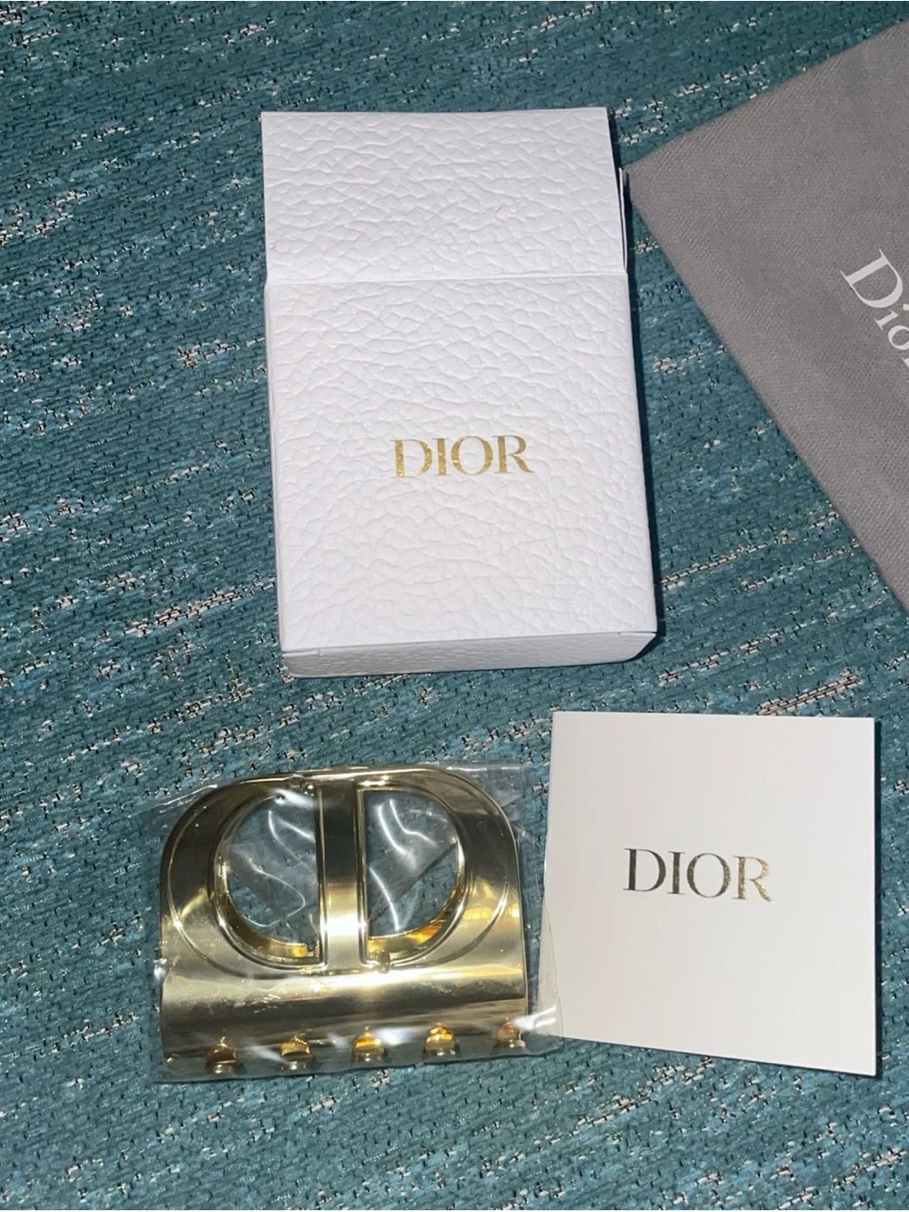 DIORNew Beauty Pouch Embroidered Butterflies and. Cd Metal Hair Clips and Many M